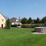 Casa de Férias Mit Garten Und Pools By Interhome