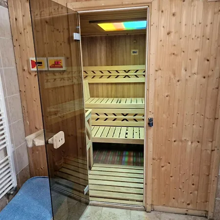 Mit Garten Und Pools By Interhome Сasa de vacaciones