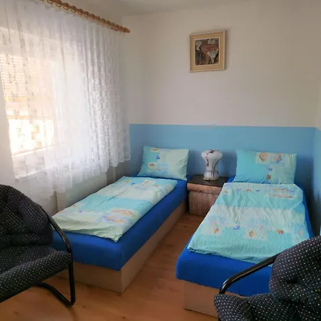 Сasa de vacaciones Mit Garten Und Pools By Interhome Náchod