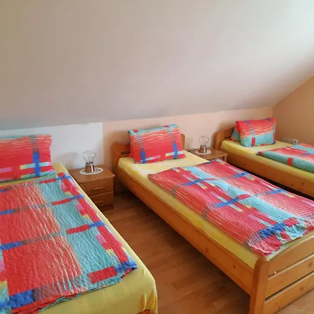 Сasa de vacaciones Mit Garten Und Pools By Interhome Náchod