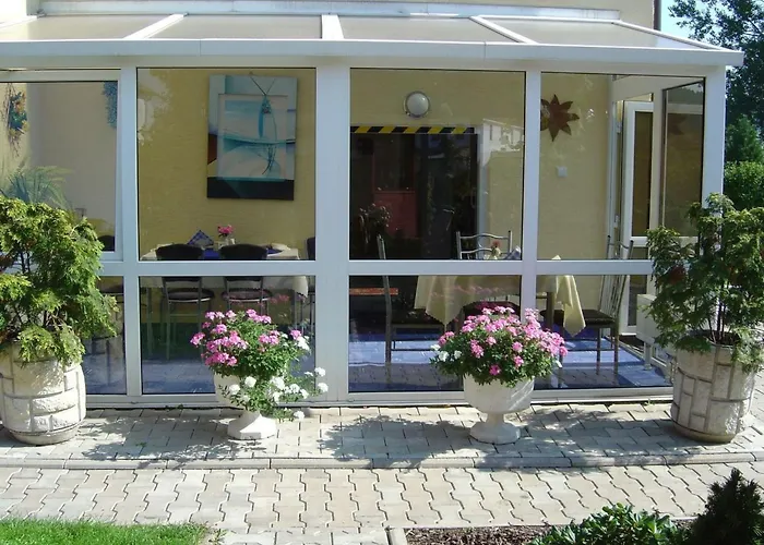 Mit Garten Und Pools By Interhome בית נופש נאצ'וד
