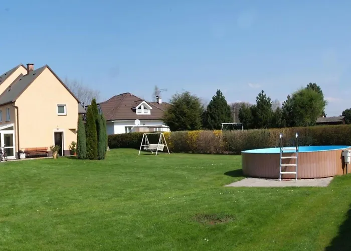 בית נופש Mit Garten Und Pools By Interhome