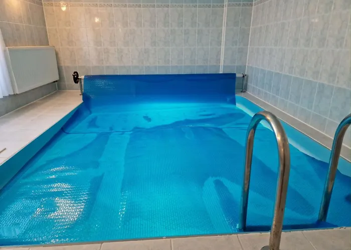 בית נופש Mit Garten Und Pools By Interhome